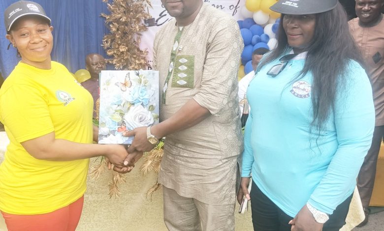 ONAS 100 Resources Gifts N1.1m To Long-serving Employees