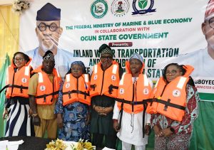 FG Donates 3500 Life-jackets To Ogun State Waterways Operators 