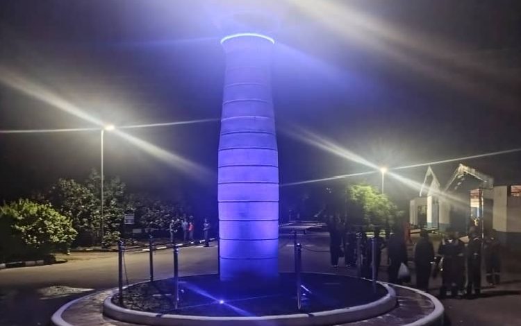 WMD 2025: MAN Oron Lits Blue In Colourful Celebration